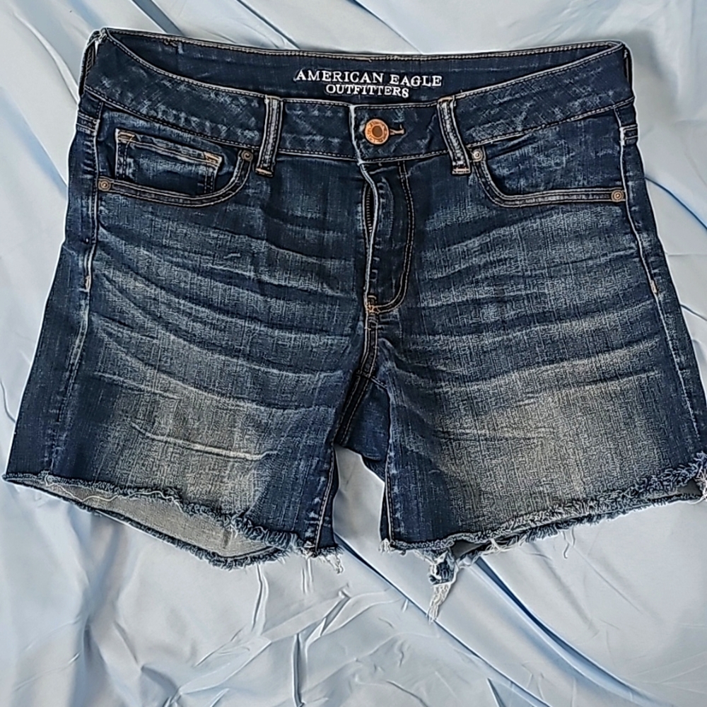 American Eagle denim shorts. Medium wash. Sz 12